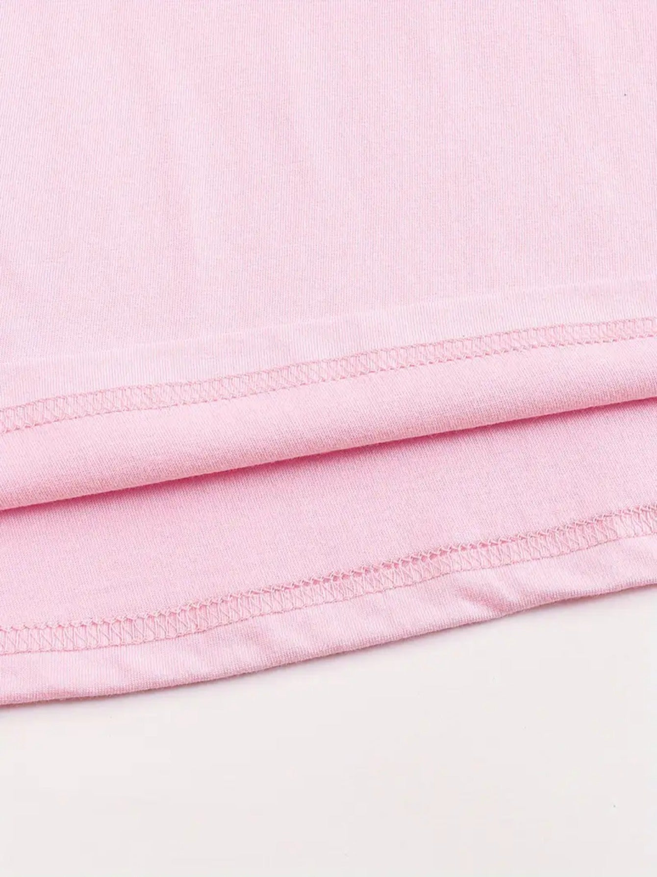 Playera KPOP Huntrix rosa con Detalles Morados y Rosas | Estilo Coreano Infantil