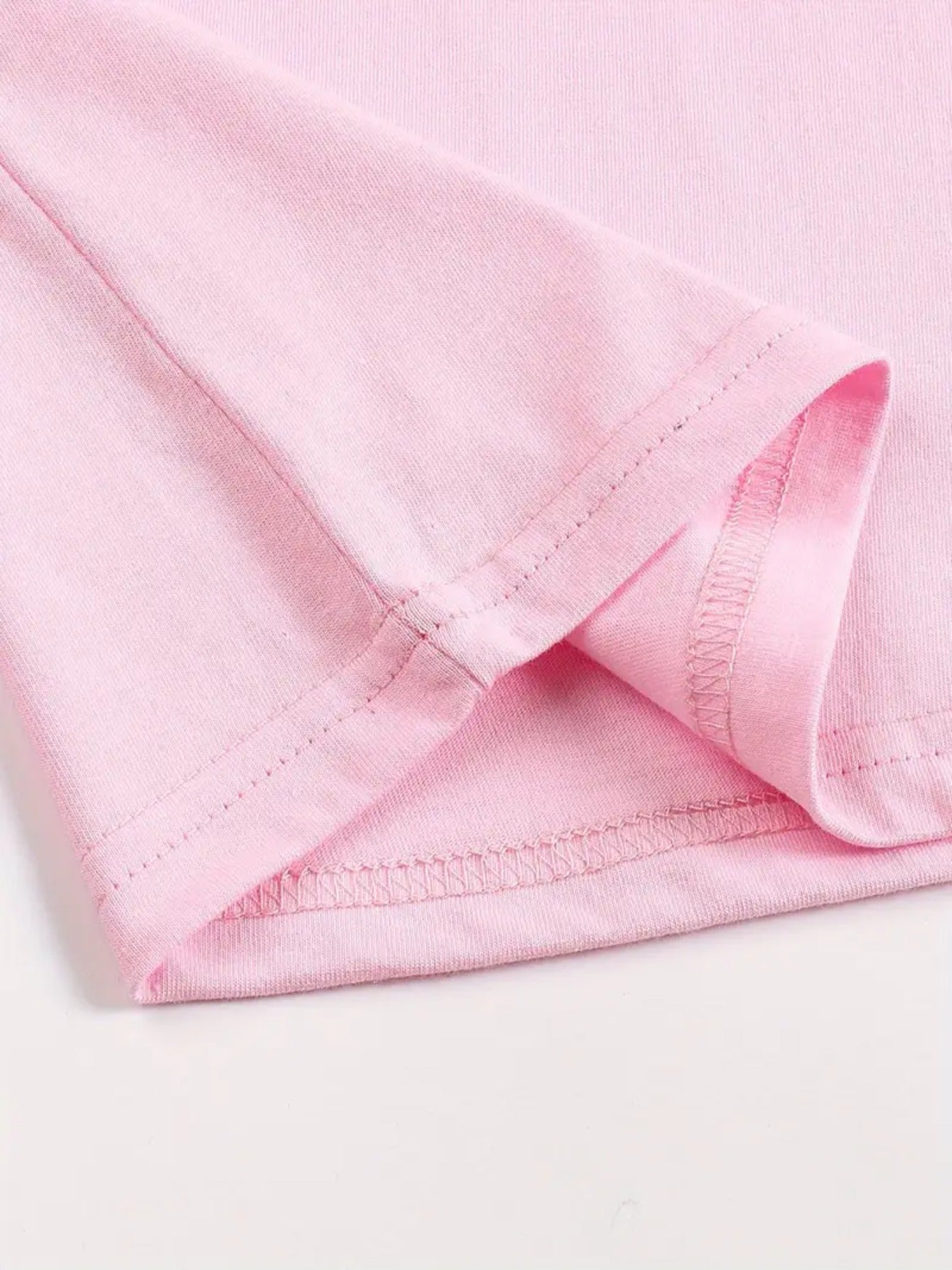 Playera KPOP Huntrix rosa con Detalles Morados y Rosas | Estilo Coreano Infantil